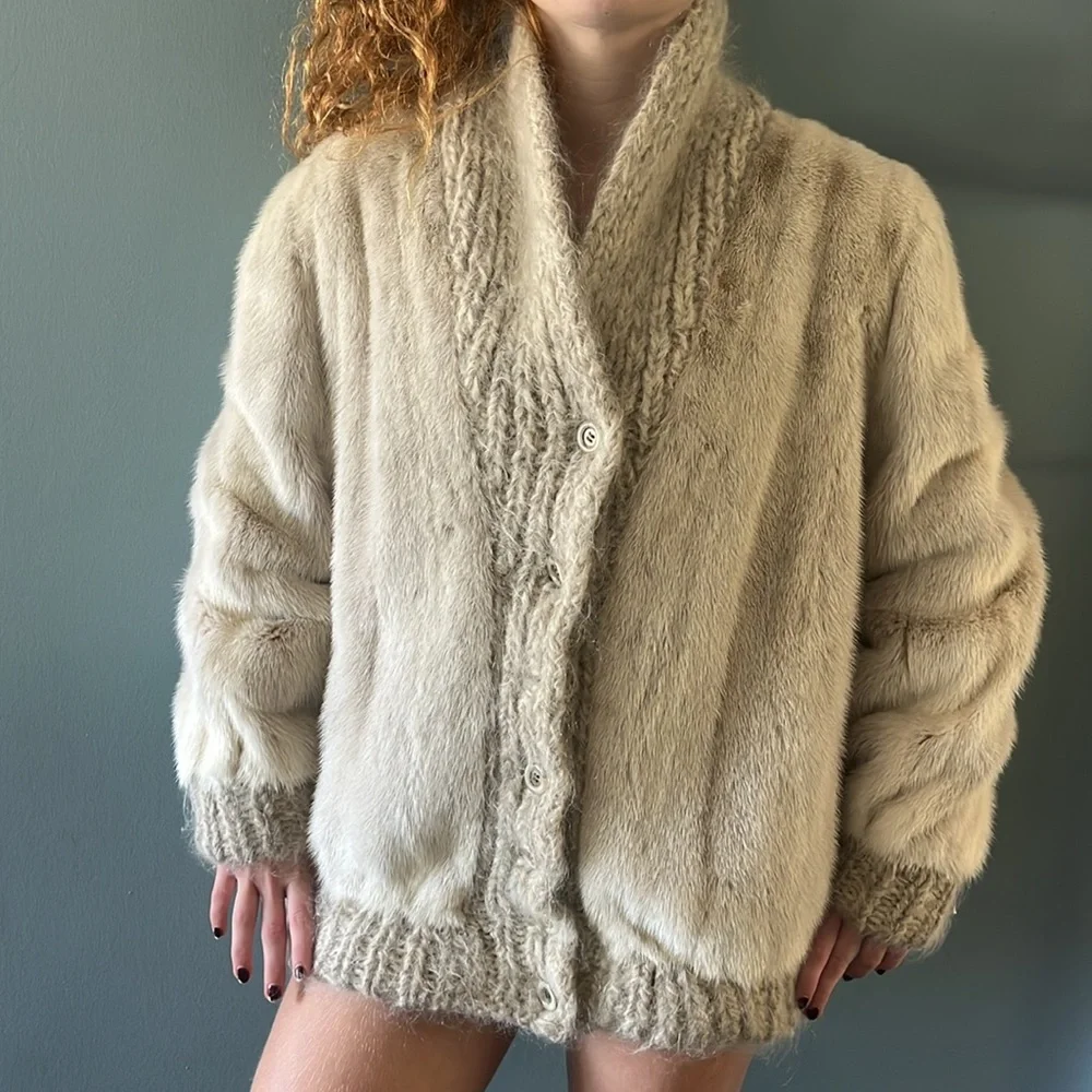 Rare Vintage Viola Sylbert Mink Coat
One of a kind! - Picture 8 of 16